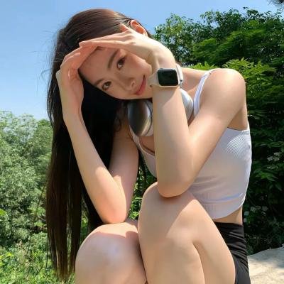 女大学生